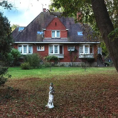 Domaine De La Cote Aux Chats Oda ve Kahvaltı Montieramey