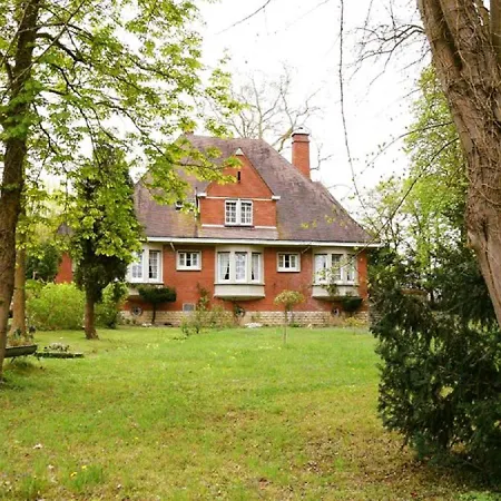 Oda ve Kahvaltı Domaine De La Cote Aux Chats 3*