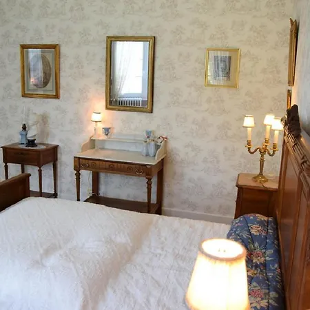 Domaine De La Cote Aux Chats 3* Montieramey