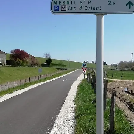 Oda ve Kahvaltı Domaine De La Cote Aux Chats Montieramey